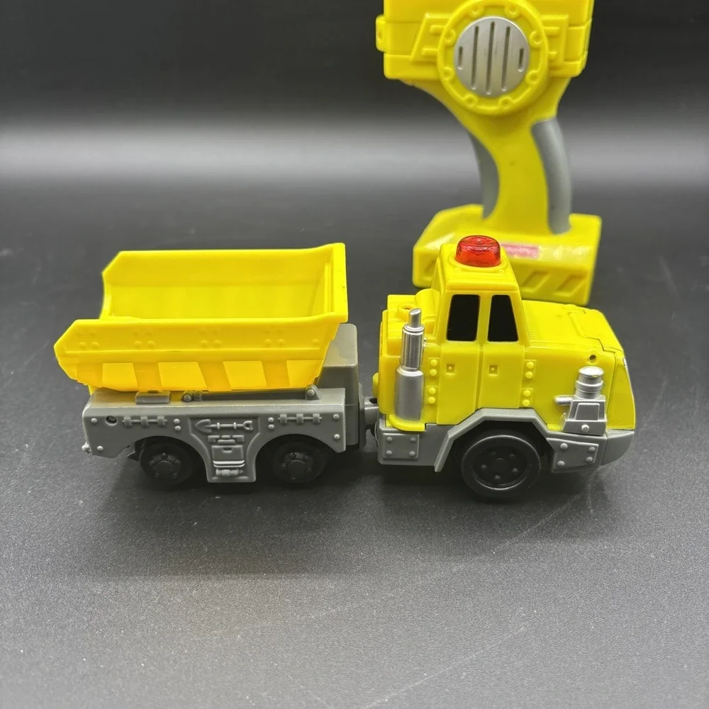 GEOTRAX TRAIN AND REMOTE Yellow Dump Truck Tested / Working